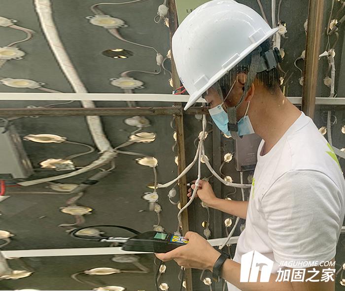 鑒定機構(gòu)進行房屋安全鑒定應(yīng)按哪些程序進行?