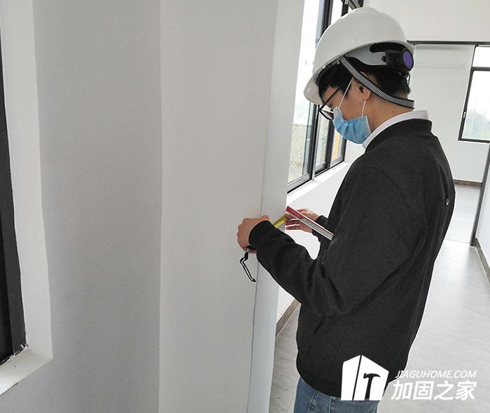 廠房出現(xiàn)裂縫是什么原因引起的？