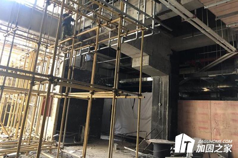 在建筑加固中，原材料有哪幾類?