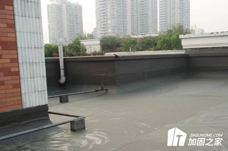 房屋樓頂出現(xiàn)漏水，怎么做好防水施工?